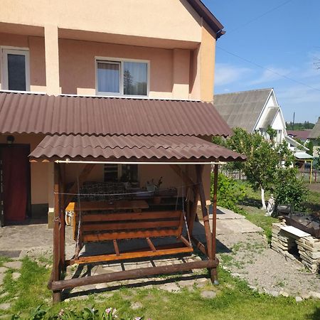Guest House Cherepaha Kamyanets-Podilski Dış mekan fotoğraf
