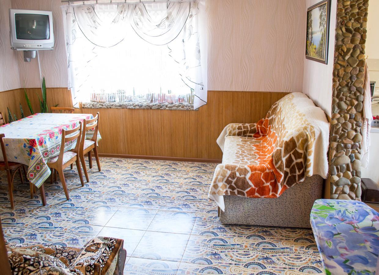 Guest House Cherepaha Kamyanets-Podilski Dış mekan fotoğraf
